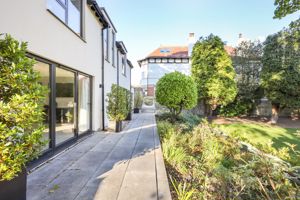 Photo 21- click for photo gallery